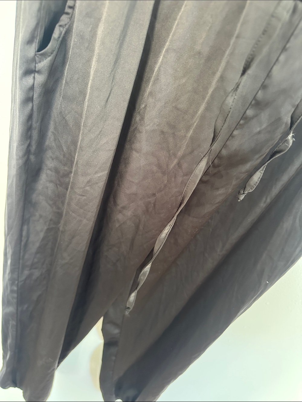 Black Drawstring Relaxed Pants - Picture 3 of 5
